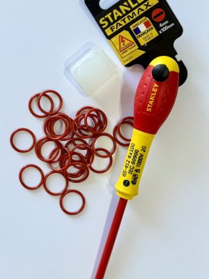 Κατσαβίδι Stanley για τη Mini λάμπα με δοχείο βαζελίνης και λαστιχάκια